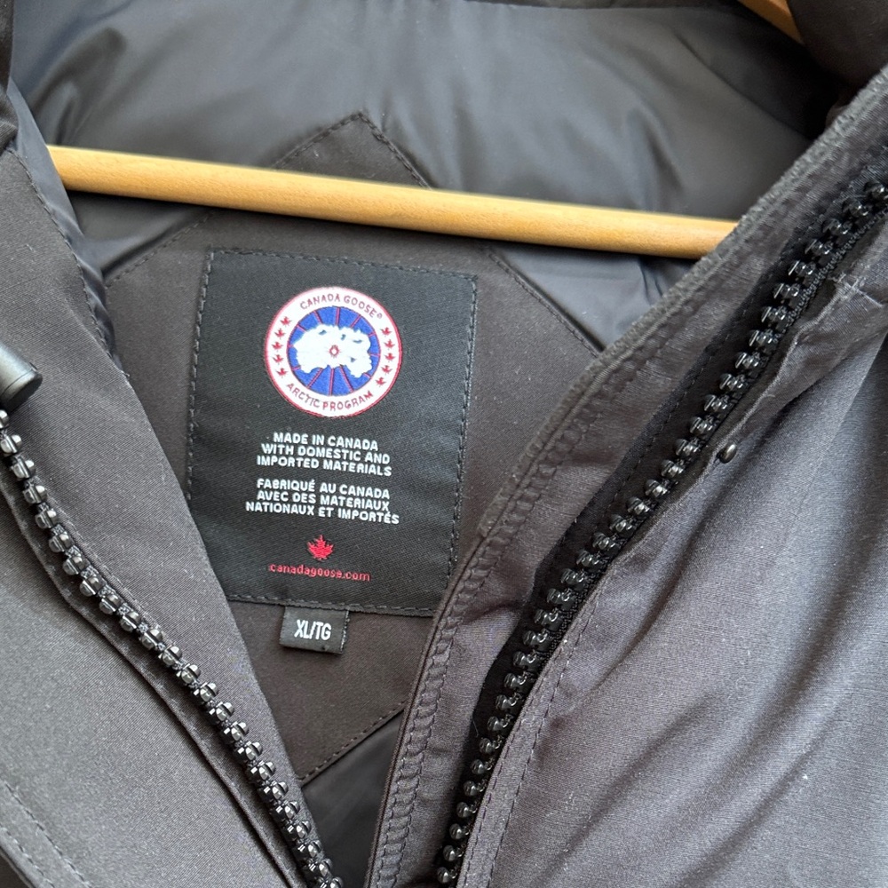 Canada Goose Men's Dark Gray Puffer Jacket